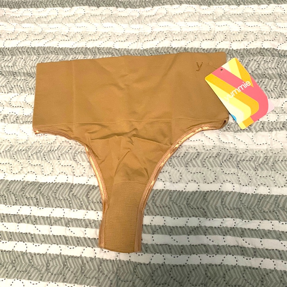 Yummie ultralight shaping thong - seamless
